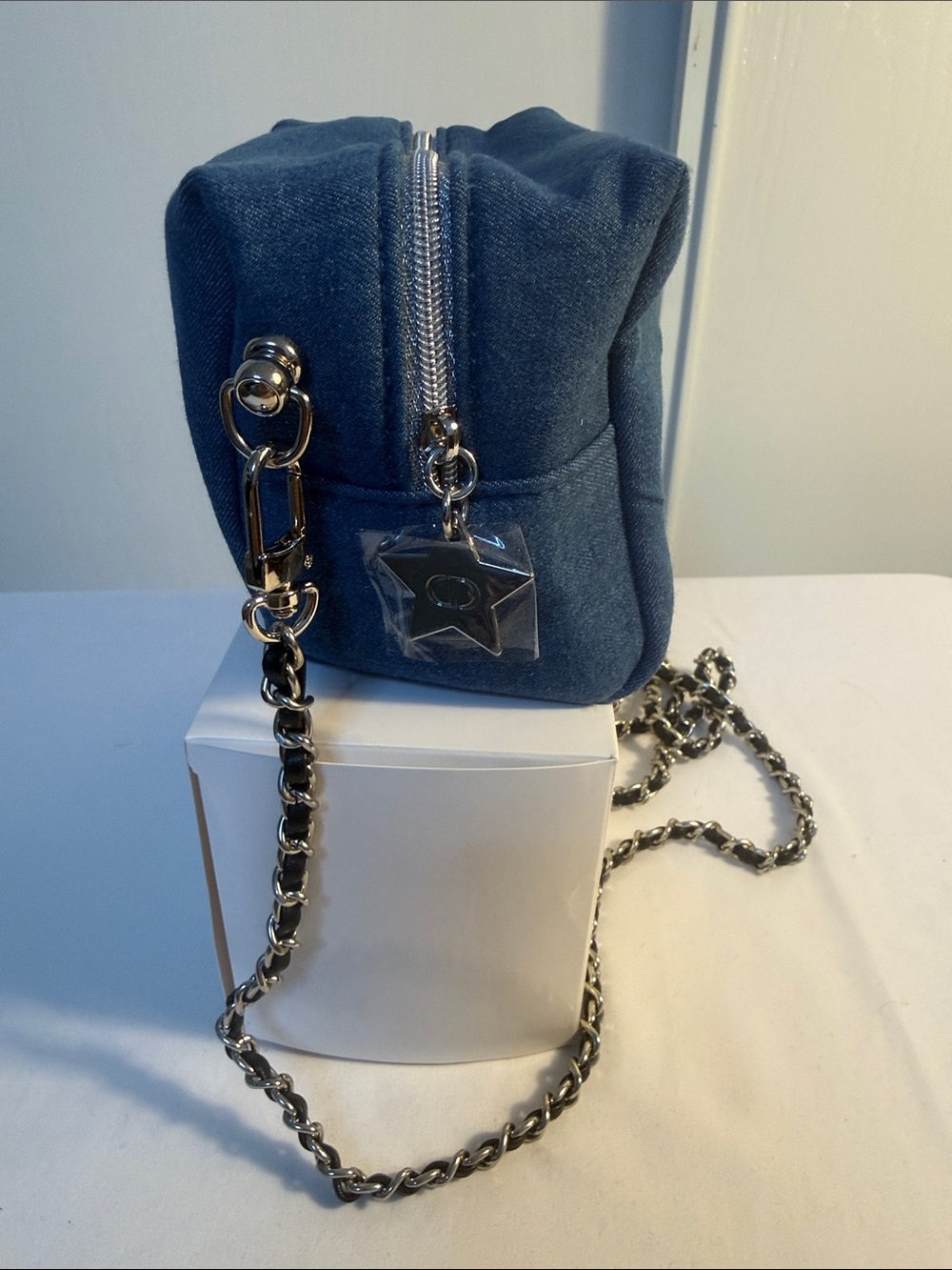 Dior Denim Crossbody Bag with Interwoven Chain Strap Pouch Bag - Picture 2 of 7